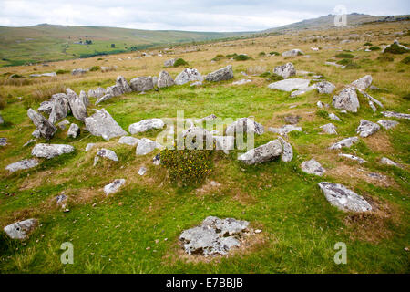 Cabane en pierre circle au complexe cérémonial Merrivale Dartmoor National Park, Devon, Angleterre Banque D'Images