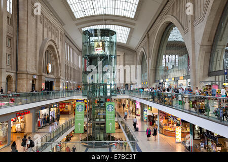 Hall de la gare centrale de Leipzig, Allemagne Hauptbahnhof. Banque D'Images