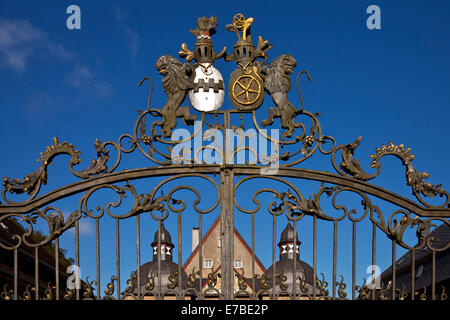 Porte d'entrée du château Schloss Neuenhof, Lüdenscheid, Sauerland, Rhénanie du Nord-Westphalie, Allemagne Banque D'Images