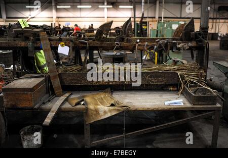 Une Coopers workbench au Speyside Cooperage à Craigellachie, en Écosse. La tonnellerie. Banque D'Images