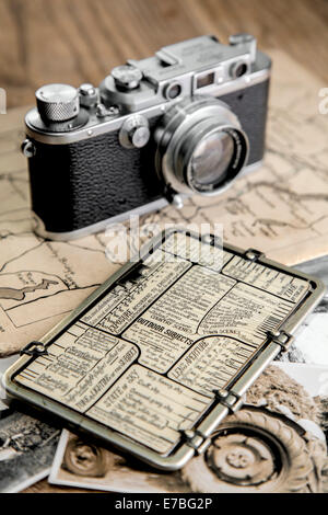 Kaufmann Posographe et un appareil photo Leica vintage. Banque D'Images