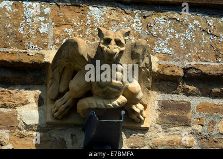 Gargoyle sur St Botolph, Église Brampton, Northamptonshire, England, UK Banque D'Images