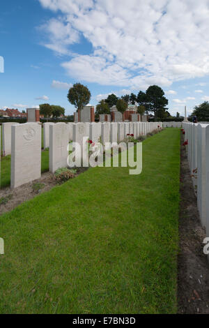 Le Chateau de Mémorial et de la Section des sépultures de guerre britannique de Dunkerque cimetière en France Banque D'Images