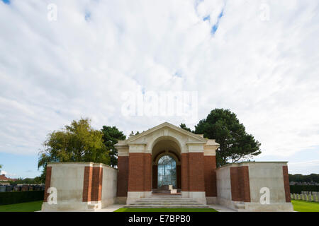 Le Chateau de Mémorial et de la Section des sépultures de guerre britannique de Dunkerque cimetière en France Banque D'Images