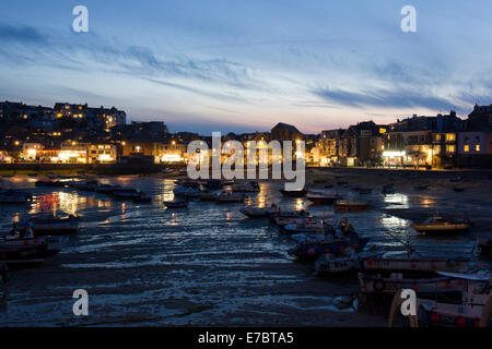 Harbour Beach à St Ives de nuit Banque D'Images