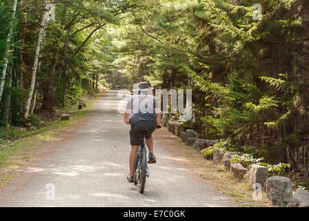 Le vélo de montagne dans l'Acadia National Park dans le Maine, United States Banque D'Images