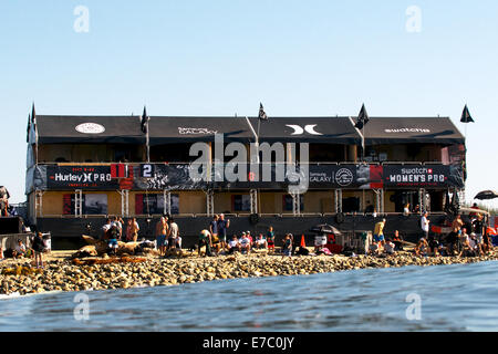 San Clemente, CA, USA. Sept 12, 2014. Chevalets inférieur sur une mise à jour pendant la session ASP Men's Hurley Pro World Tour événement surf à San Clemente, CA Crédit : Benjamin Ginsberg/Alamy Live News Banque D'Images