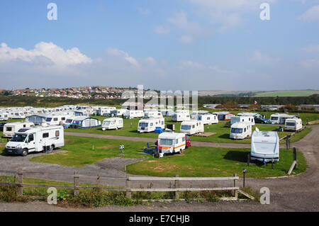 Un site de caravane, camping-cars caravanes campeurs à côté de la plage à Seaford East Sussex Angleterre Royaume-Uni Banque D'Images