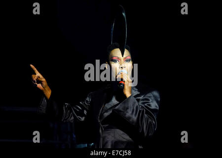Londres, Royaume-Uni. 13 Septembre, 2014. Grace Jones effectue live in London Crédit : Rachel Megawhat/Alamy Live News Banque D'Images
