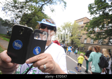 Edinburgh, Ecosse, Royaume-Uni. 14 Septembre, 2014. Avec des sondages suggérant l'oui et mieux ensemble Les campagnes sont toujours au coude à coude les deux parties sont maintenant ciblant les 500 000 électeurs indécis avant le 18 septembre, quand le peuple de l'Ecosse à avoir leur mot à dire au sujet de l'avenir du pays. Credit : ZUMA Press, Inc./Alamy Live News Banque D'Images