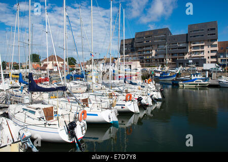 Le port de plaisance de Courseulles-sur-Mer en Normandie, France UE Banque D'Images