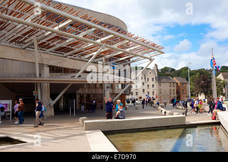Le Parlement écossais, l'entrée publique Wynd, Edimbourg en Ecosse Banque D'Images