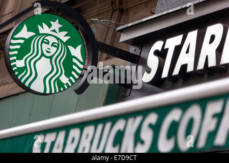 Café Starbucks signe Prague Praha République Tchèque Banque D'Images