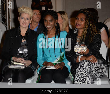 Londres,Angleterre,14 Sept 2014 : La Mode Plus belle la directrice générale, Deborah (M) et du Pacifique Londres Fashion Ltd Ana Luvy assiste à l'Afrofashion en vedette nouvelle collection à la London Fashion Week Off Horaire Spectacle hôtes par Fashions plus beaux de Londres. Photo par voir Li Banque D'Images