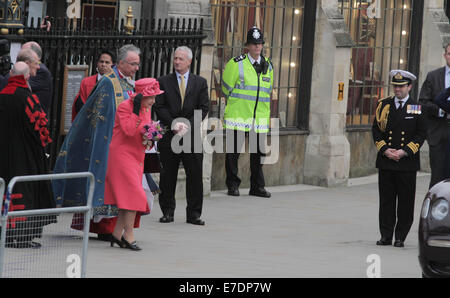 Respect du Jour du Commonwealth le service et l'accueil à l'abbaye de Westminster. En vedette : la reine Elizabeth Où : London, Royaume-Uni Quand : 10 Mars 2014 Banque D'Images