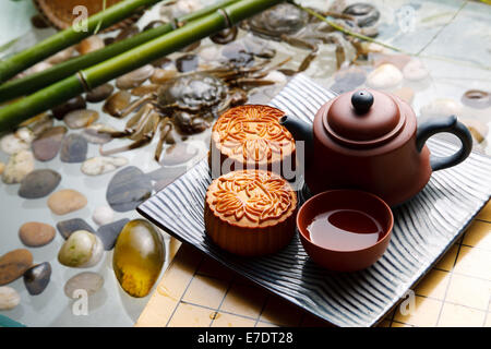 Close-up des crabes et des gâteaux de lune Banque D'Images