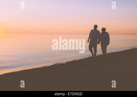 Couple sur la plage Banque D'Images