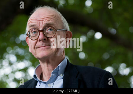 Neurochirurgien britannique Henry Marsh s'affiche à l'Edinburgh International Book Festival. Banque D'Images