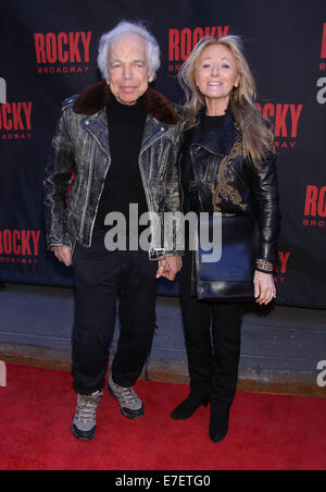 Soirée d'ouverture de Broadway's Rocky au Winter Garden Theatre - Arrivées. Avec : Ralph Lauren,Ricky Anne Loew-Beer Où : New York, New York, United States Quand : 13 Mars 2014 Banque D'Images