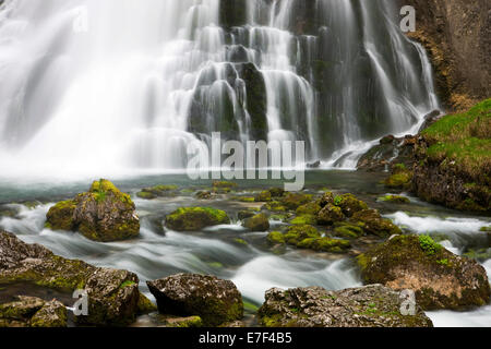 Brook avec pierres couvert de mousse, Cascade de Golling, Salzbourg, AustriaSteinen, Banque D'Images