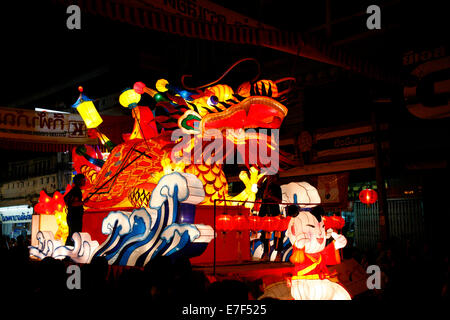 Défilé de la Golden Dragon, province de Nakhon Sawan, Thaïlande Banque D'Images