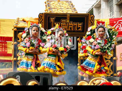 Défilé de la Golden Dragon, province de Nakhon Sawan, Thaïlande Banque D'Images