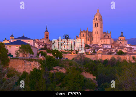 La cathédrale de Ségovie, au coucher du soleil, Ségovie, Castille et León, Espagne Banque D'Images