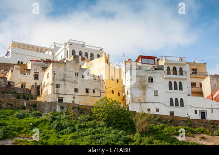 Tanger, Maroc. Maisons colorées vieux vivant à Médine Banque D'Images