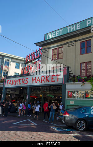 Signer et l'entrée de Pike Place Market, Seattle Banque D'Images