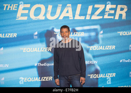 Berlin, Allemagne. 16 Sep, 2014. L'acteur américain Denzel Washington pose pendant la présentation du film 'l'Equalizer' à Berlin, Allemagne, 16 septembre 2014. Le film sera venu de cinémas allemands le 09 octobre 2014. Photo : JOERG CARSTENSEN/DPA/Alamy Live News Banque D'Images