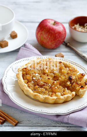 Tarte croustillante avec des tranches de pommes, de l'alimentation libre Banque D'Images
