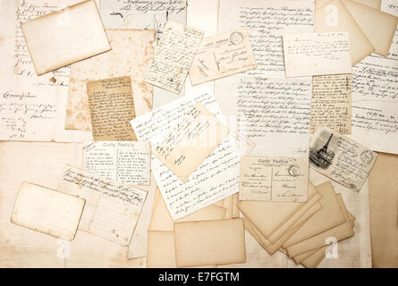 Vieilles lettres, écritures et cartes postales anciennes.. sentimentale nostalgique ephemera Banque D'Images