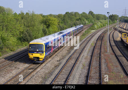 Première classe n°165 Great Western 165 122 direction nord à travers Hinksey, oxford avec 1W07 1722 London Paddington à Hereford St. Banque D'Images