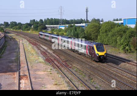 Un pays du sud à travers les chefs voyager Banbury avec 1O88 1135 à Newcastle Southampton Central service le 23/07/14. Banque D'Images