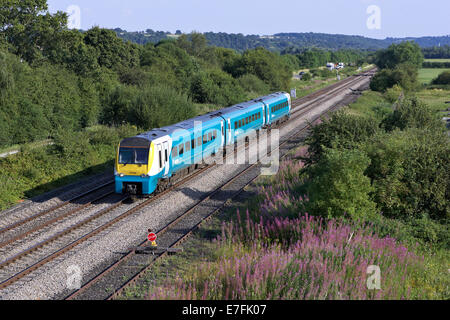 Classe Arriva Trains Wales n° 175 175104 traverse Leominster avec 1W70 1503 à Carmarthen service sur Manchester Piccadilly Banque D'Images