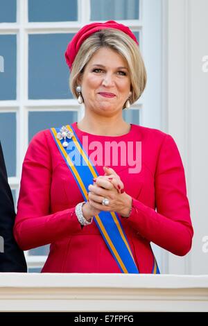 La Haye, aux Pays-Bas. 16 Sep, 2014. Maxima la reine au balcon du Palais de Noordeinde après la cérémonie, le Prinsjesdag année parlementaire néerlandais à La Haye, Pays-Bas, 16 septembre 2014. Photo : Patrick van Katwijk AUCUN SERVICE DE FIL/dpa/Alamy Live News Banque D'Images