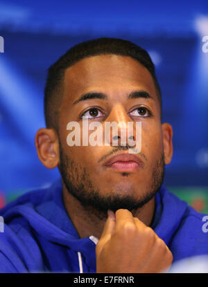 Londres, Royaume-Uni. 16 Septembre, 2014. Joueur de Schalke Dennis Aogo traite d'une conférence de presse au stade de Stamford Bridge à Londres, Grande-Bretagne, le 16 septembre 2014. Schalke fera face à Chelsea FC dans le groupe G de la Ligue des Champions match de football le 17 septembre 2014. Photo : Ina Fassbender/dpa/Alamy Live News Banque D'Images