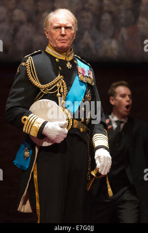 Le jeu 'Le Roi Charles III', Wyndham Theatre, Londres. Avec Tim Pigott-Smith comme Charles. Banque D'Images