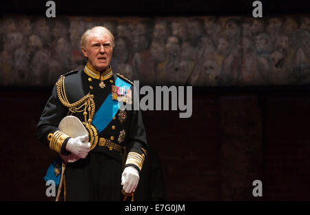 Le jeu 'Le Roi Charles III', Wyndham Theatre, Londres. Avec Tim Pigott-Smith comme Charles. Banque D'Images