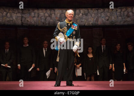 Le jeu 'Le Roi Charles III', Wyndham Theatre, Londres. Avec Tim Pigott-Smith comme Charles. Banque D'Images