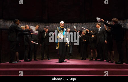 Le jeu 'Le Roi Charles III', Wyndham Theatre, Londres. Avec Tim Pigott-Smith comme Charles. Banque D'Images