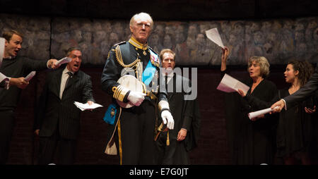 Le jeu 'Le Roi Charles III', Wyndham Theatre, Londres. Avec Tim Pigott-Smith comme Charles. Banque D'Images