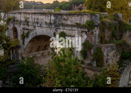 Pons Aemilius / Ponte Emilio / Ponte Rotto (pont cassé) à Rome, Italie Banque D'Images