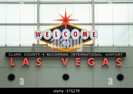 Bienvenue à Las Vegas sign dans l'aéroport international McCarran Banque D'Images