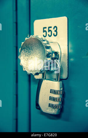 Cadenas en casier scolaire numérotés Banque D'Images