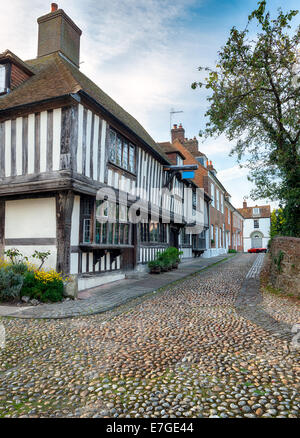 Maisons à colombages de style Tudor sur rues pavées à Rye dans l'East Sussex Banque D'Images