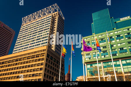 Tours le long de Pratt Street dans le port intérieur de Baltimore, Maryland. Banque D'Images