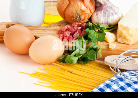 Spaghetti Carbonara ingrédients Banque D'Images