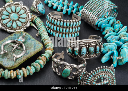 Collection de bijoux en argent et turquoise vintage. Banque D'Images