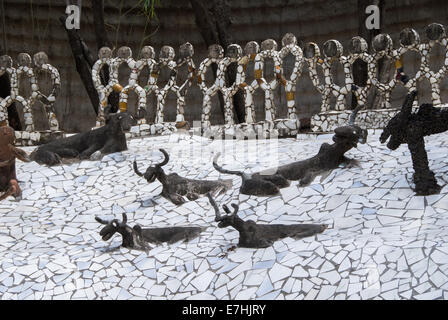 Nek Chand's Rock Garden à Chandigarh, Inde où les expositions sont faites de béton et d'ordures recyclées Banque D'Images